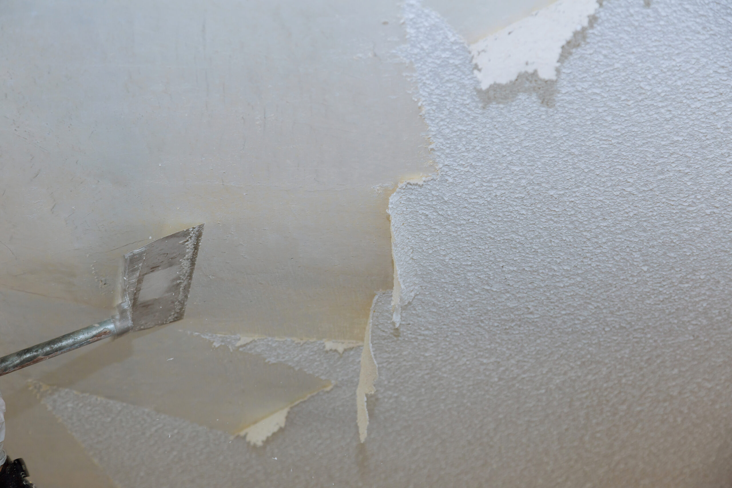 Expert Popcorn Ceiling Removal: Who Should You Hire?